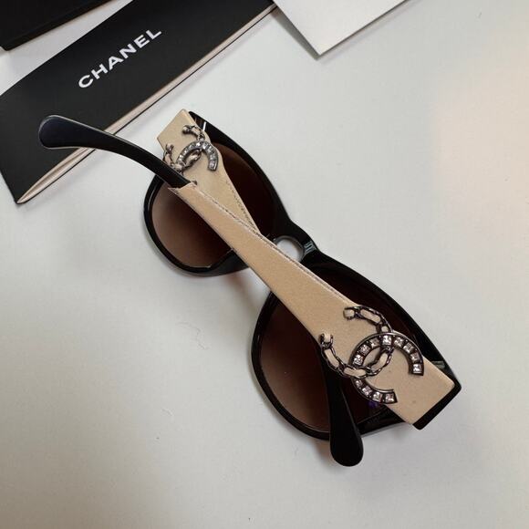 CHANEL 5455QA C501 S5 Sunglasses Cream Leather CC Interlocking Chain Black USED - Picture 2 of 12